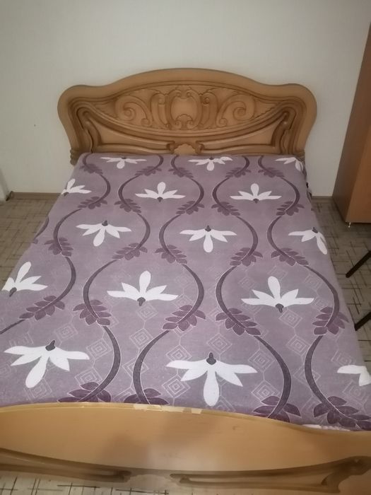 Продам кровать с матрацом, б/у