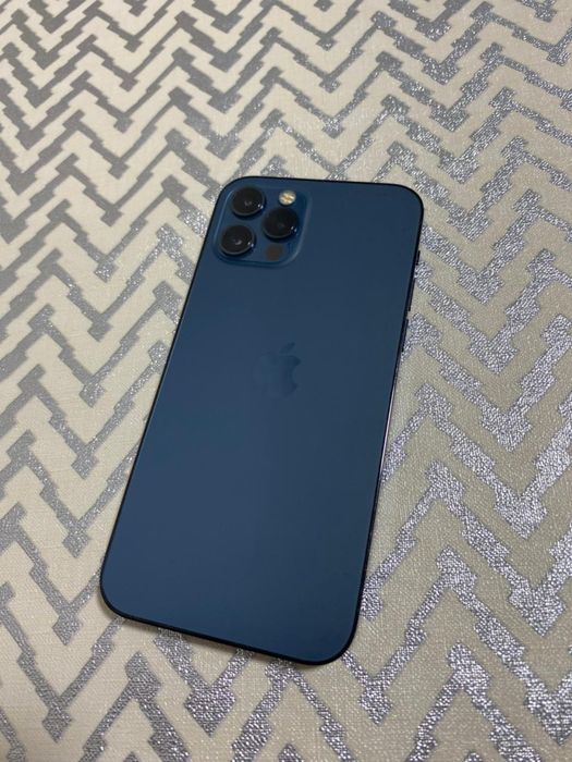 Срочно продам айфон 12про 256 гб