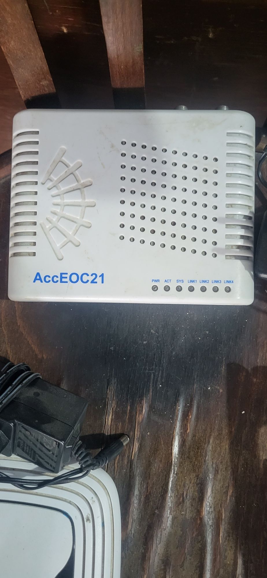 Router AccEOC21 cu încărcător