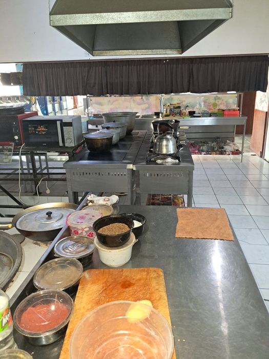 Мармит стол сотилади