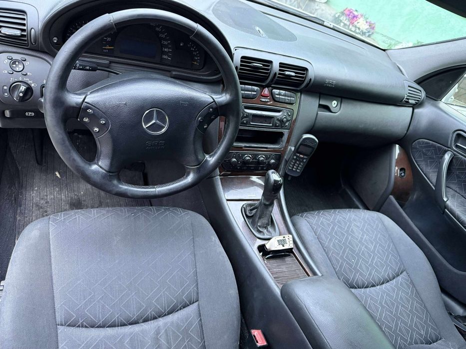 Vând mercedes c class