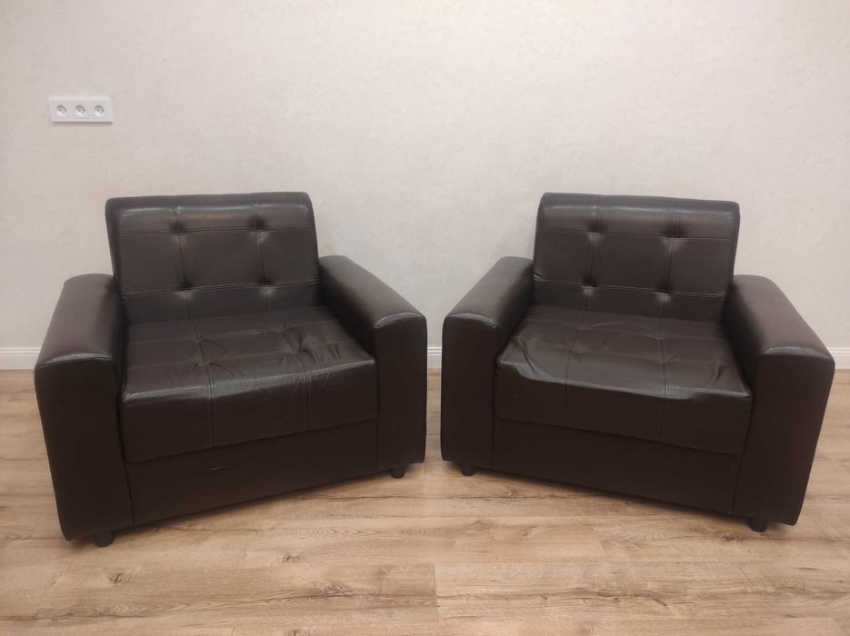 Продам кожаные кресла