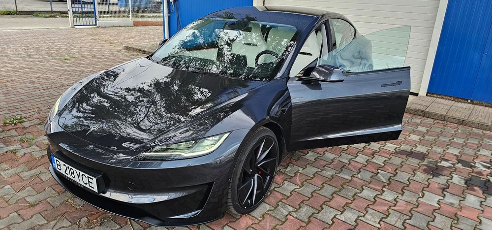 Tesla Model 3 Tesla Model 3 Performance , predare leasing ,  22.300 eur TVA inclus