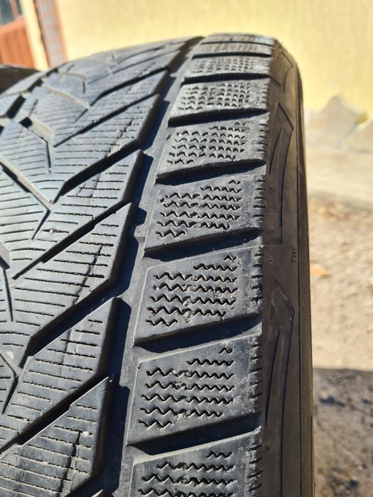 2 бр. зимни гуми 255/45/19 Vredestein 5,5 mm DOT 4415