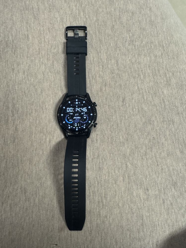 смарт часовник huawei gt2