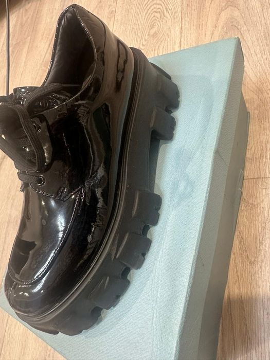 Обувь женская стильная