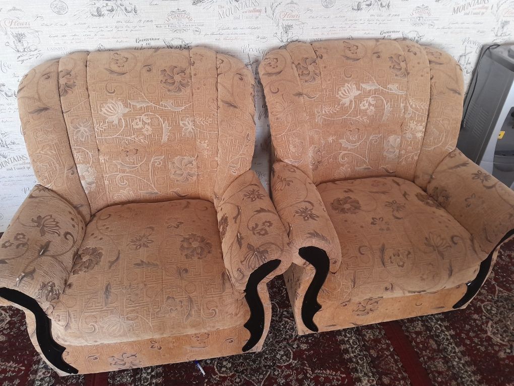 Два кресло.диван и кровать с ортопедические матрасам
