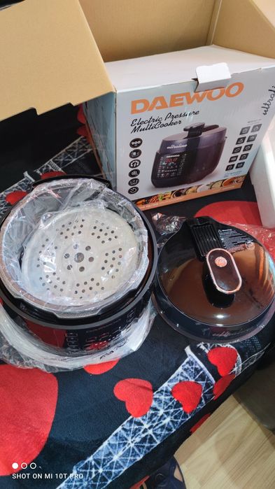Multicooker sub presiune Daewoo Ultralin nou nouț .
