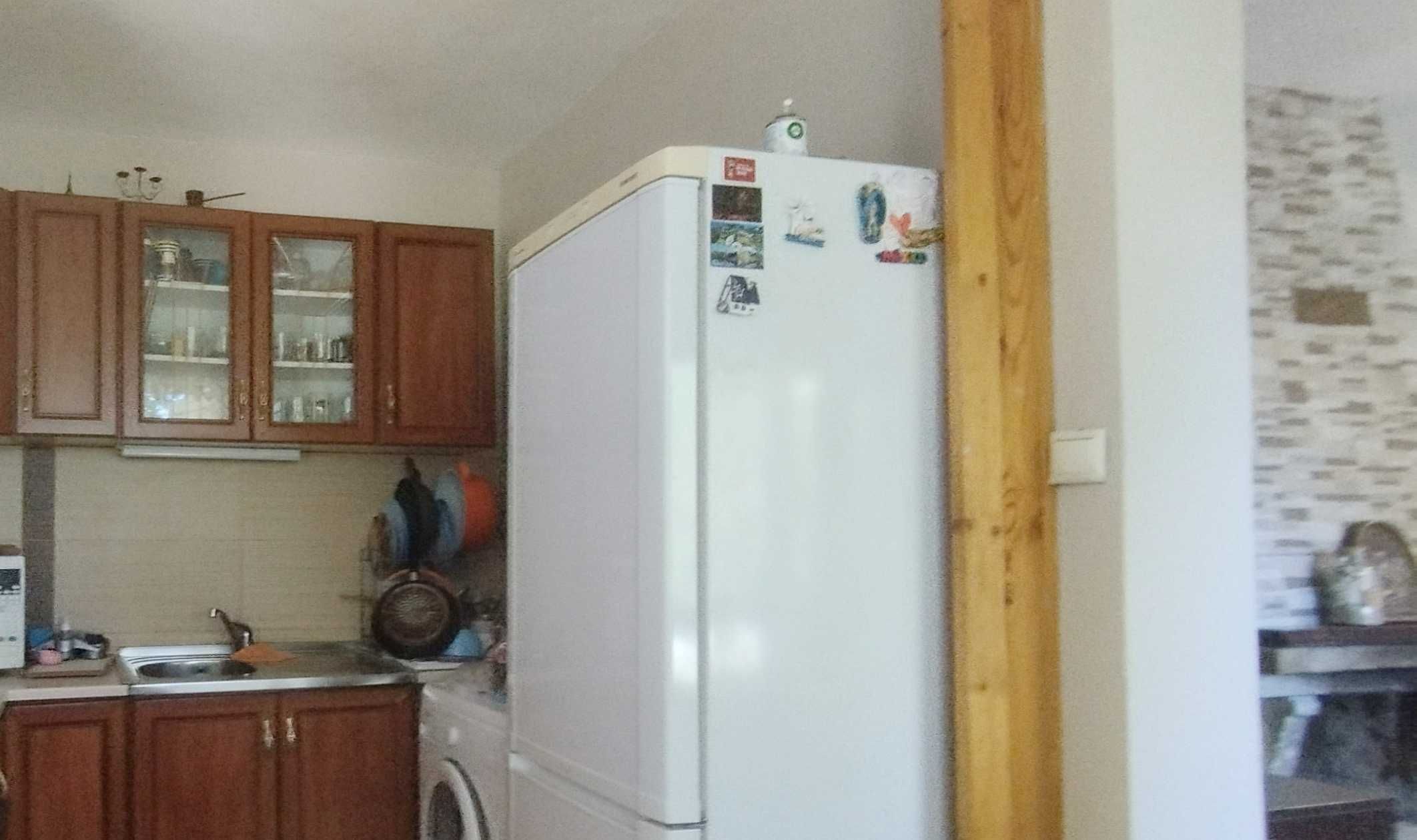 Продавам къща в м. Прибой близо до кв. Галата
