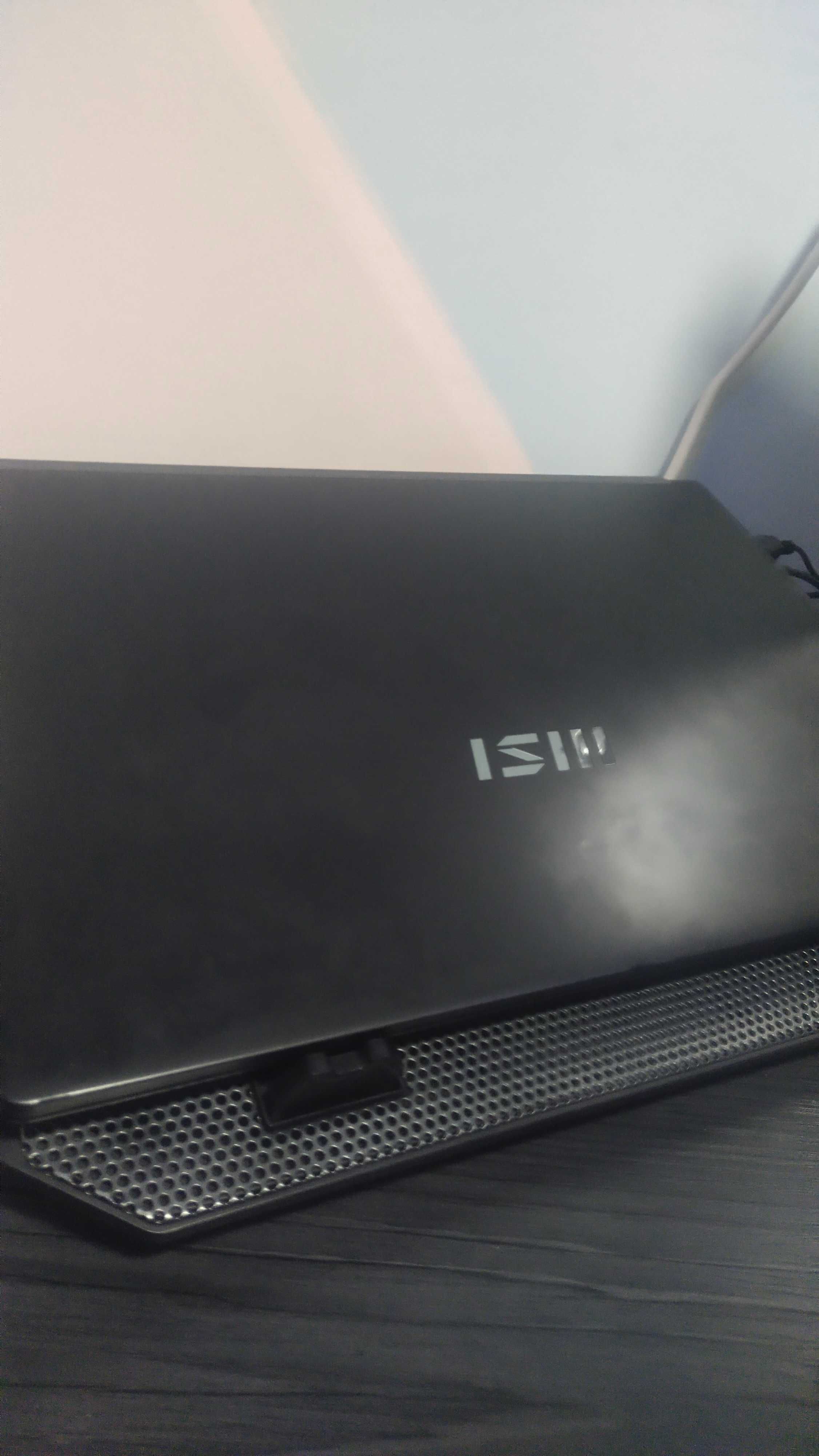 MSI Modern 15 B12M noutbuki. Holati a'lo.