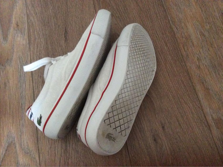 Lacoste adidasi tenesi