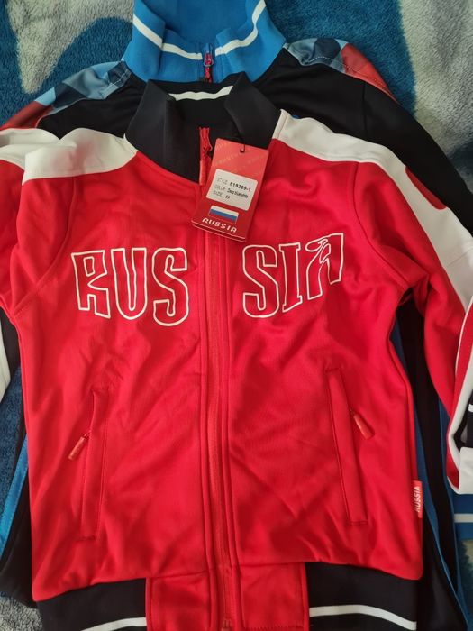 Продам спортивные костюмы для мальчиков