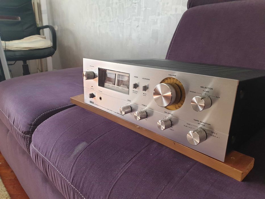 vind un amplificator  AKAI am2450