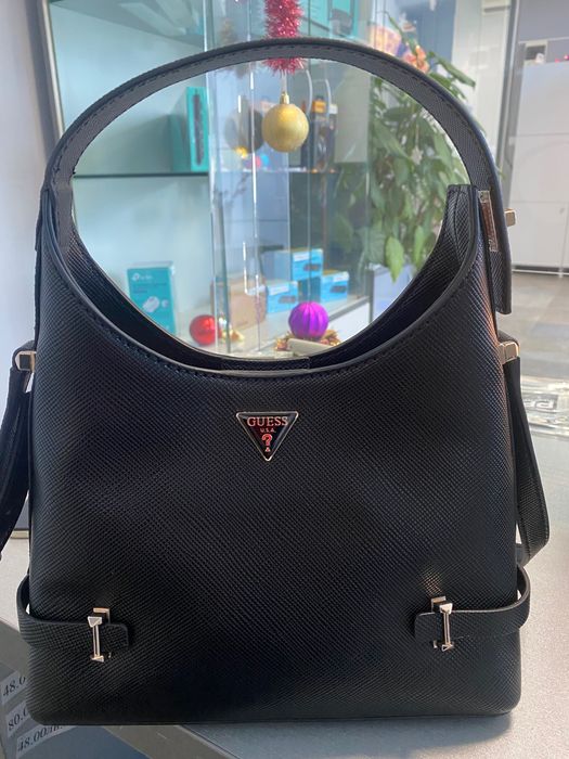 Чанта ,, Guess,,