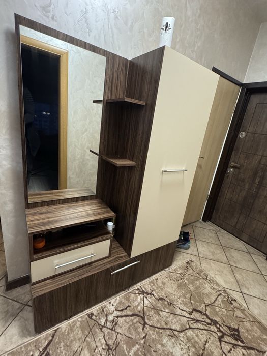 Портманто за коридора