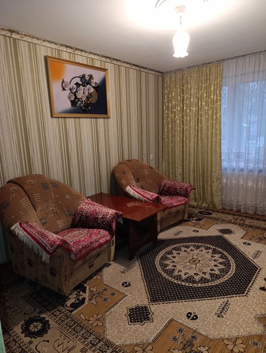 Сдаю посуточно 1-ком.квартиру в 7 мкр 18 доме на ночь и по часам.