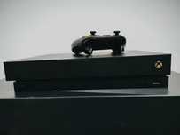 Xbox One X + The Witcher 3 Game of The Year Edition CD