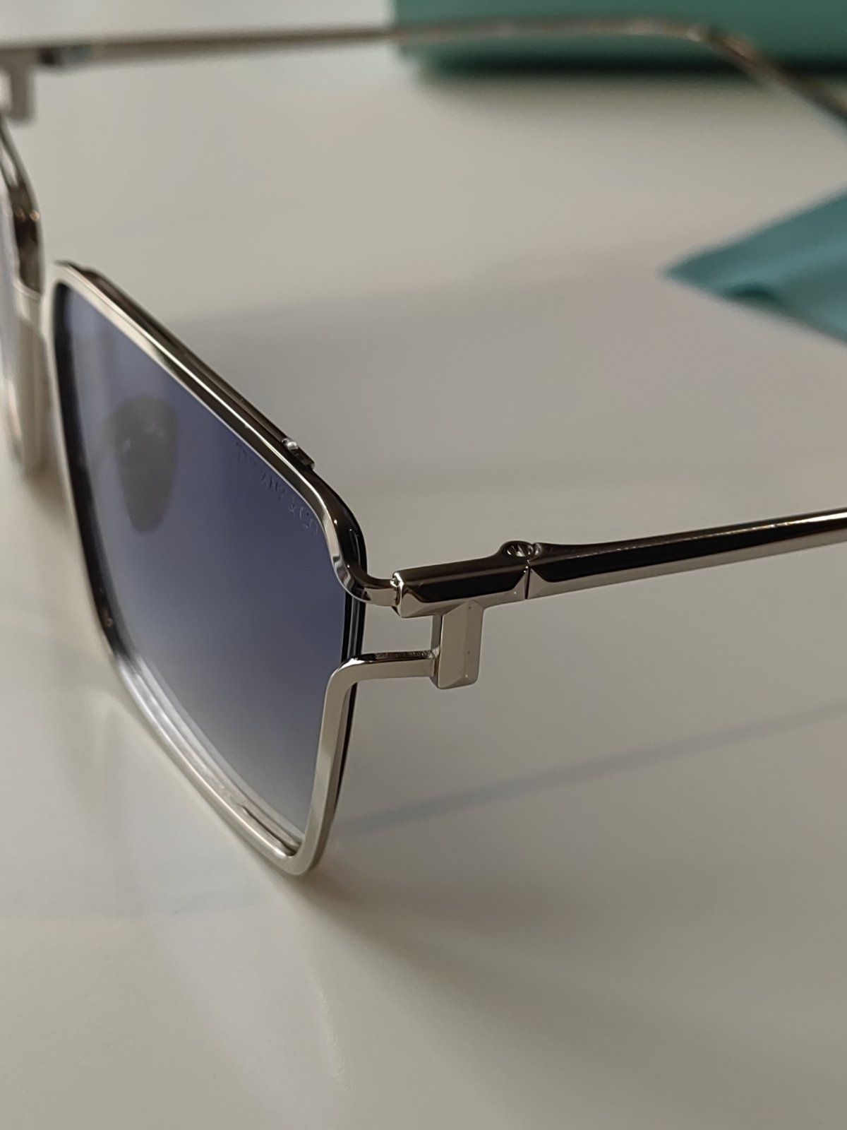 Продавам слънчеви очила Tiffany &  Co