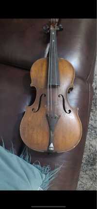 Vioara Antonius  Stradivarius anu 1713  Made in Crecnoslovakia