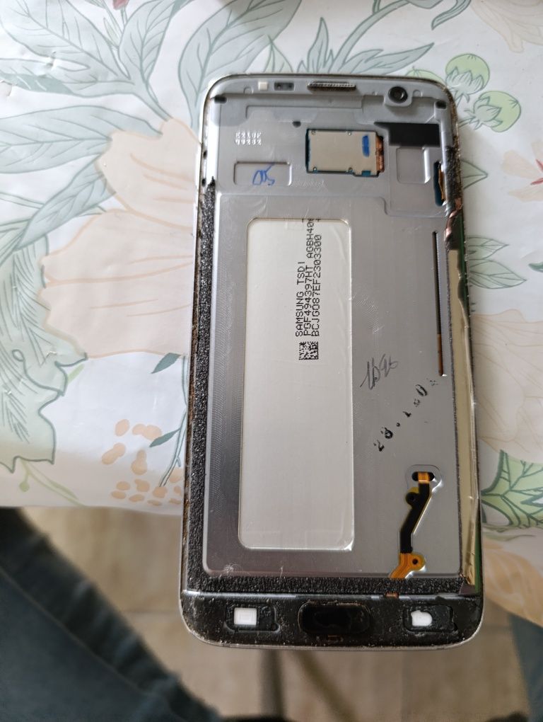 Телефон s 7 edge за части