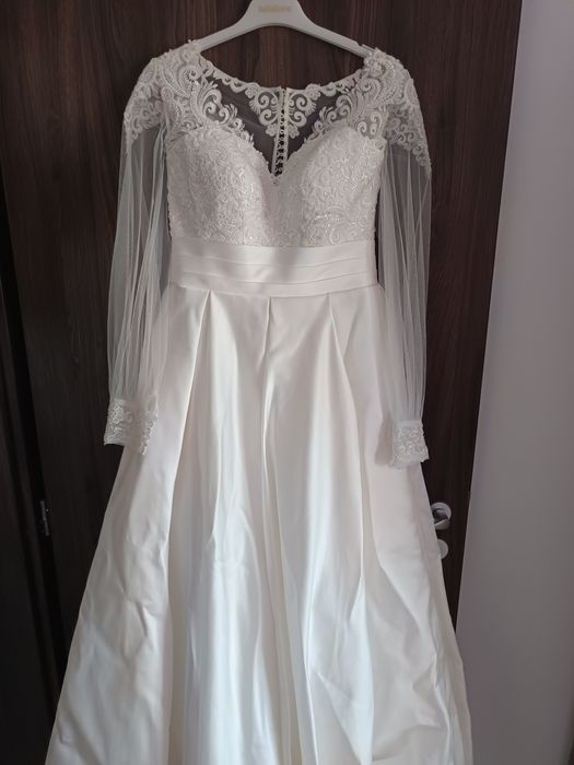 Rochie de mireasa nou nouță