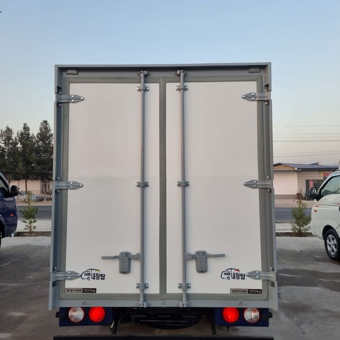 Сотилади 
Bongo |||  1.2 тон 
Изатермос бутка бузилмай келган балантид