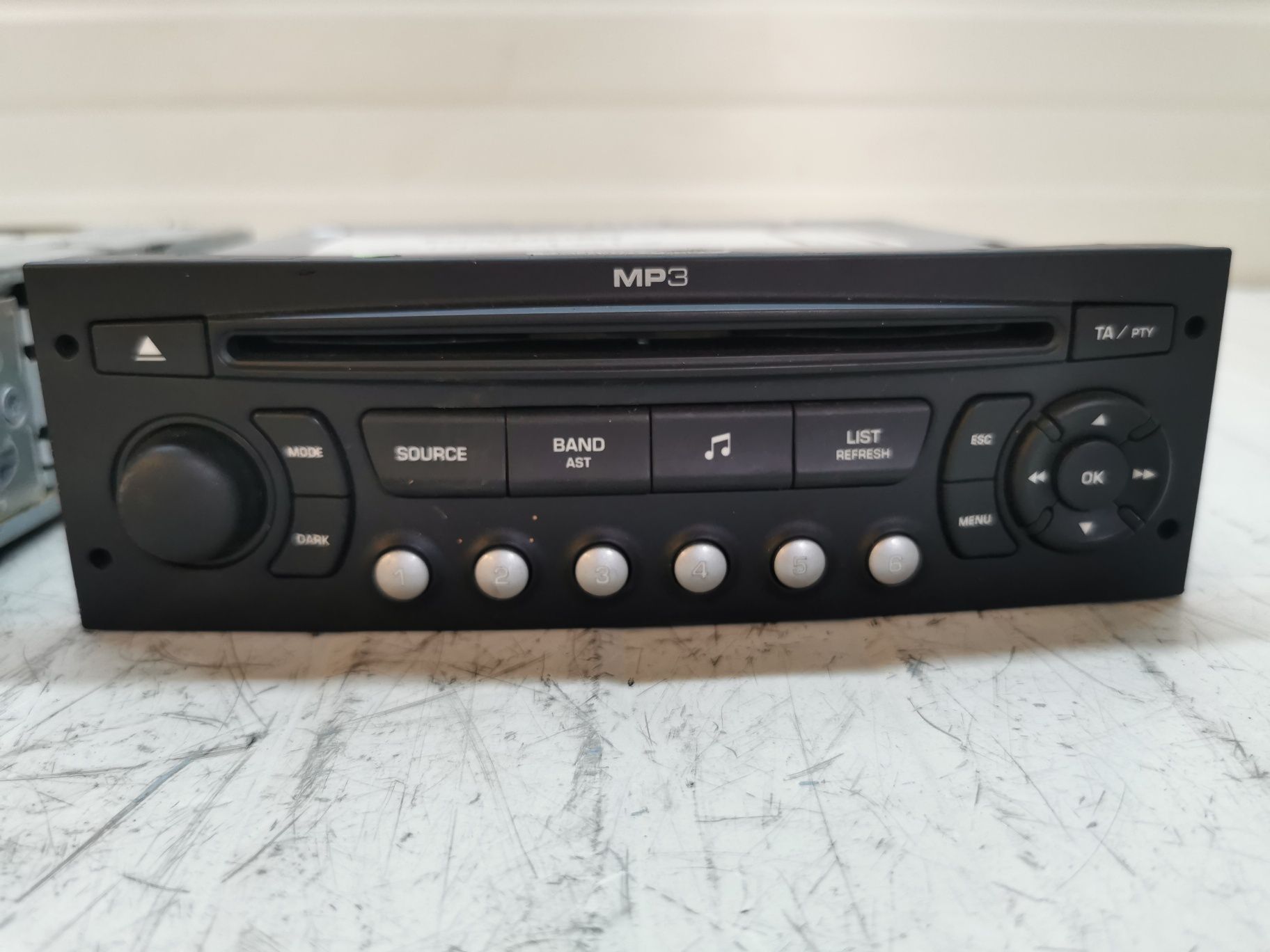 Radio cd mp3 Citroen c5 lll 2.0hdi 200lei Peugeot