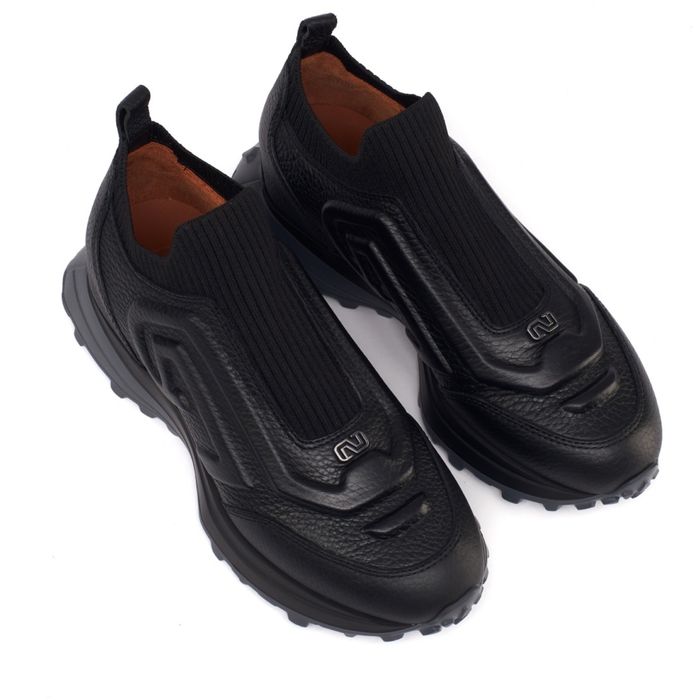 Продам крассовки Nursace