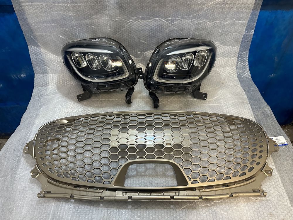 Far stanga / dreapta FULL LED + GRILA Smart 435 FORFOUR 2019/2020/2021