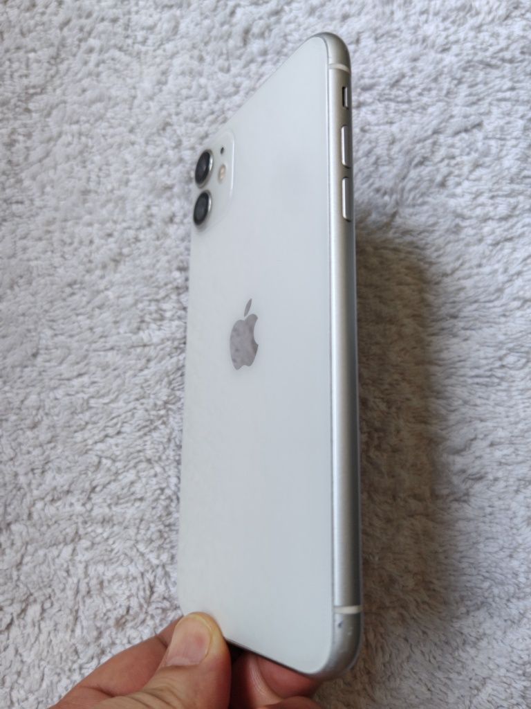 IPhone 11  128GB Yomkost 100%