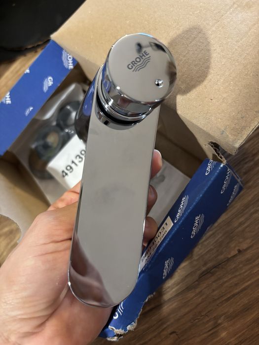 Robinet stativ cu inchidere automata