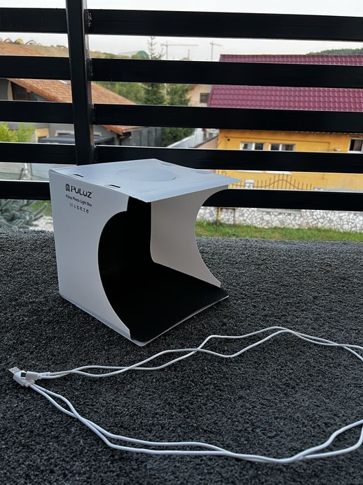 Cutie foto cu LED și 2 fundaluri – ideală pentru fotografii de produs