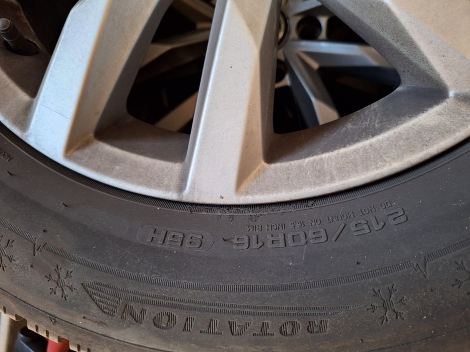 Jante aliaj Sepang VW Passat B8+ anvelope Dunlop iarna 215/60/R16