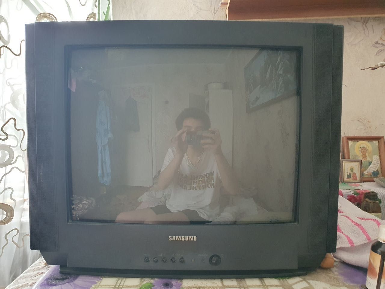 Телевизор-пузан SAMSUNG + приставка