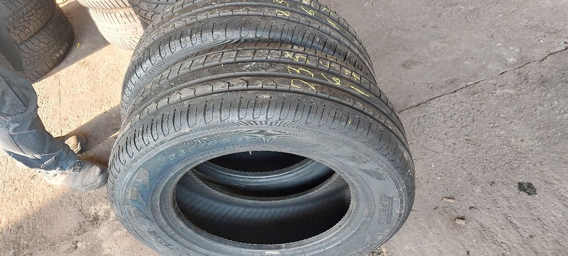 Vând anvelope 235/65r17 de Vară