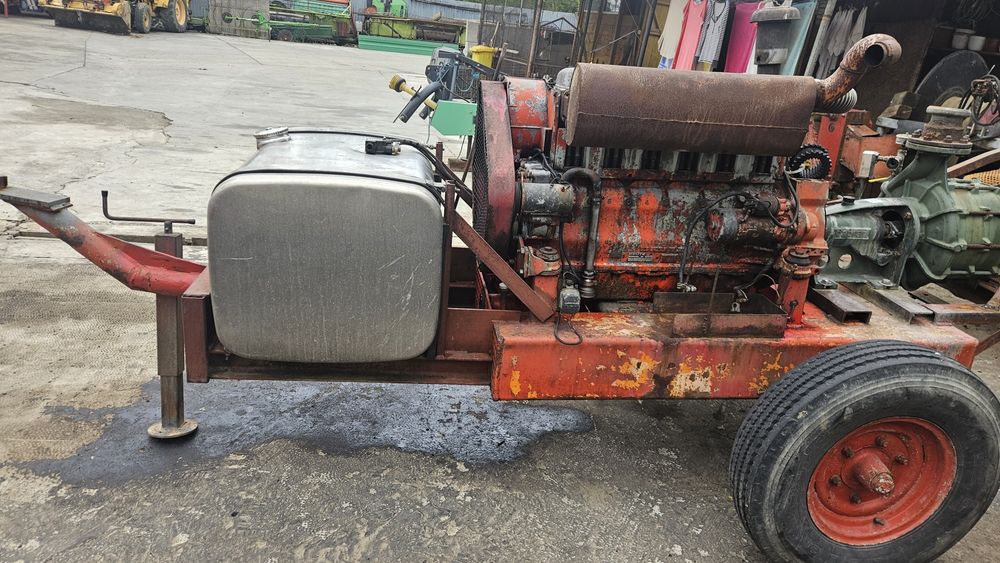 Vând motopompă irigat