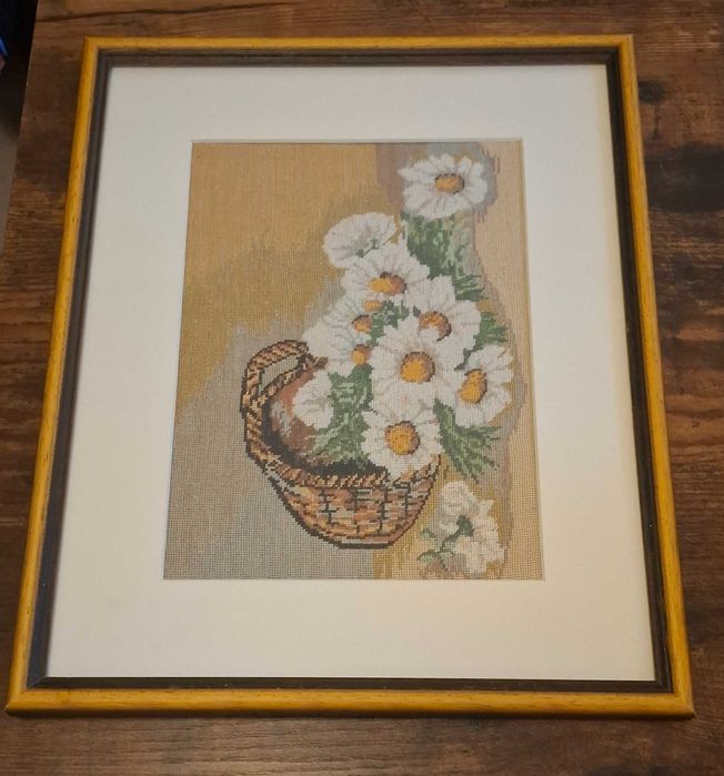 Goblen cusut manual - "Coș cu margarete" cu ramă - 27 x 33 cm