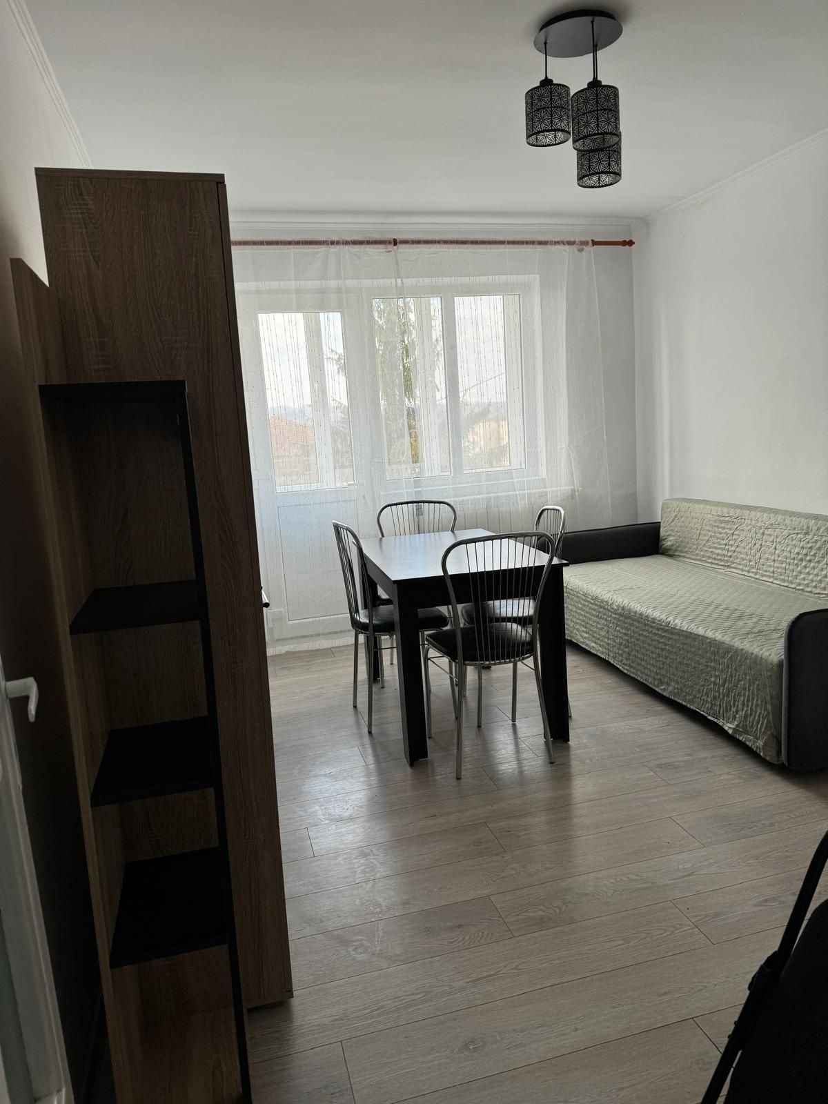 Vand apartament in Brad