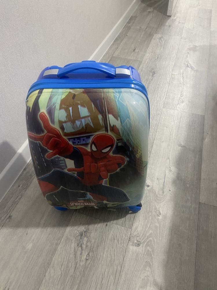 Продаю чимодан для мальчека