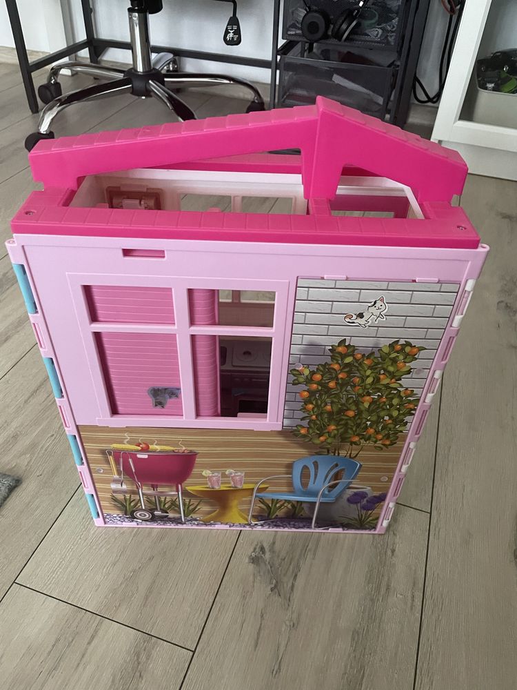 Casa Barbie pliabila