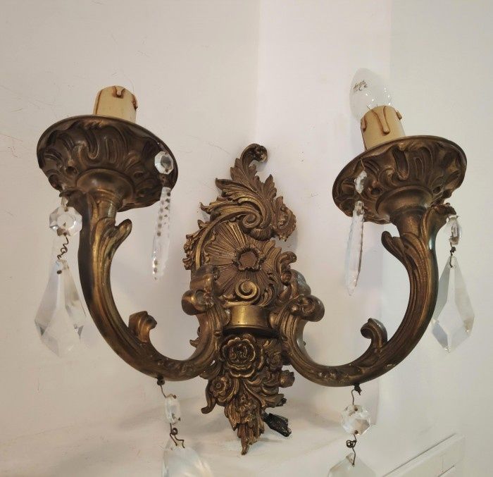 Aplice de dimensiuni mari din bronz masiv și elemente din cristal in s