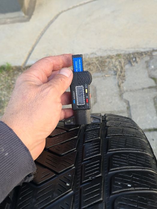 265 40 21 Pirelli