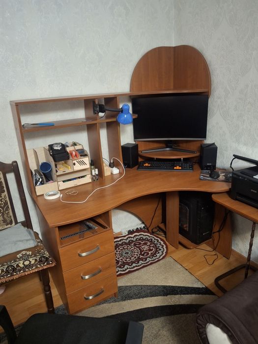 Компьютерный стол