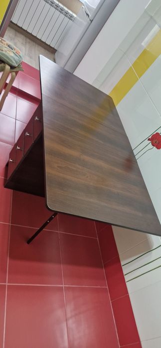 Срочно продам кухонный стол, стол раскладушка, стол, обеданный стол