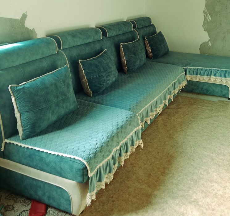 Продам диван для гостиной