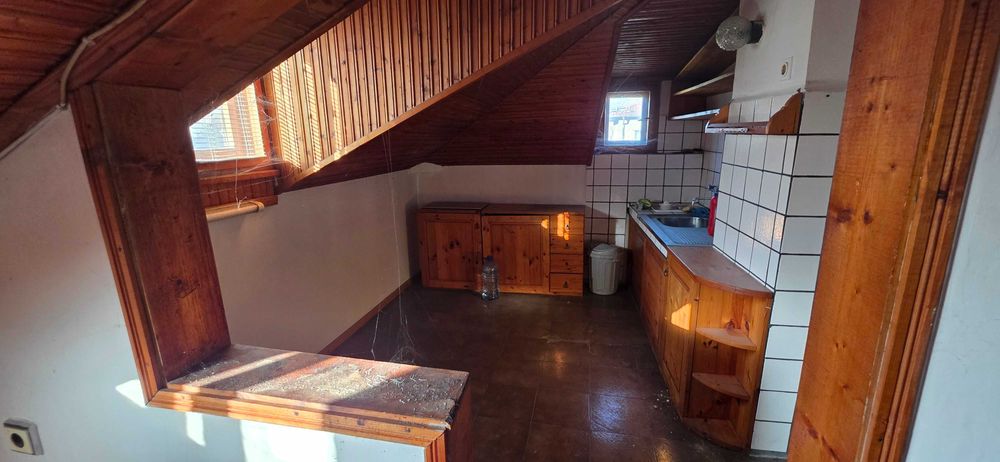 Продава се мансарда / ателие в идеален център на Пазарджик – 47,000 €