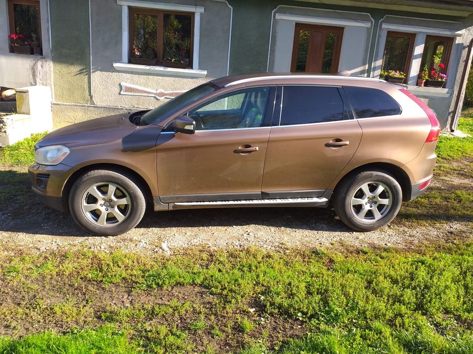 Volvo XC60 - 4x4 / 2.4 - An 2010