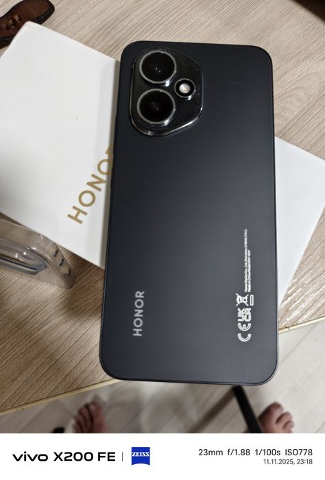 Продам телефон HONOR 400