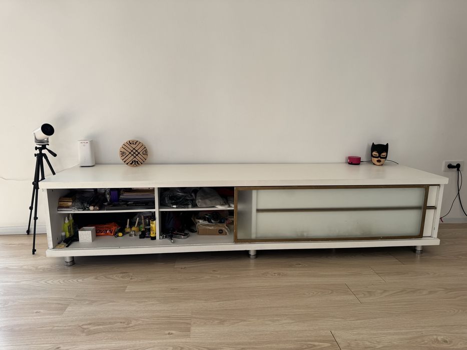 Продаю стильную и вместительную тумбу в отличном состоянии!