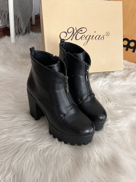 Дамски боти с ток Megias